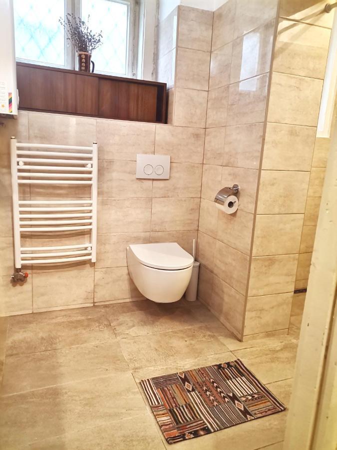 Flat In Historic Villa With Your Own Private Garden, Near City Park Budapest Exterior photo